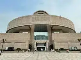 Здание Музея Шанхая на площади Народа