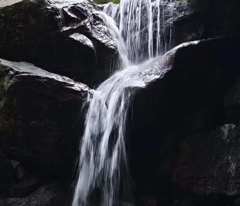 Нижний каскад водопада