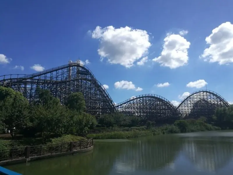 Экстремальный аттракцион Diving Coaster