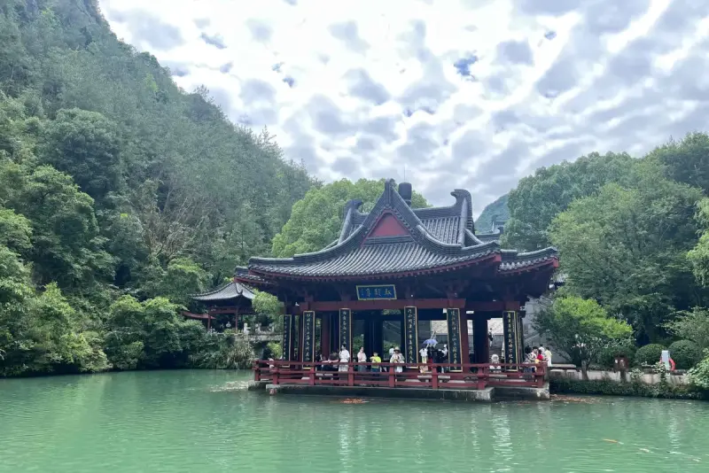 Храм Хуанди (黄帝祠宇)
