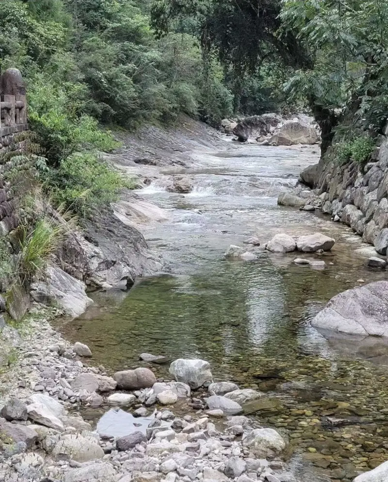 Традиционный гостевой дом у подножия горы