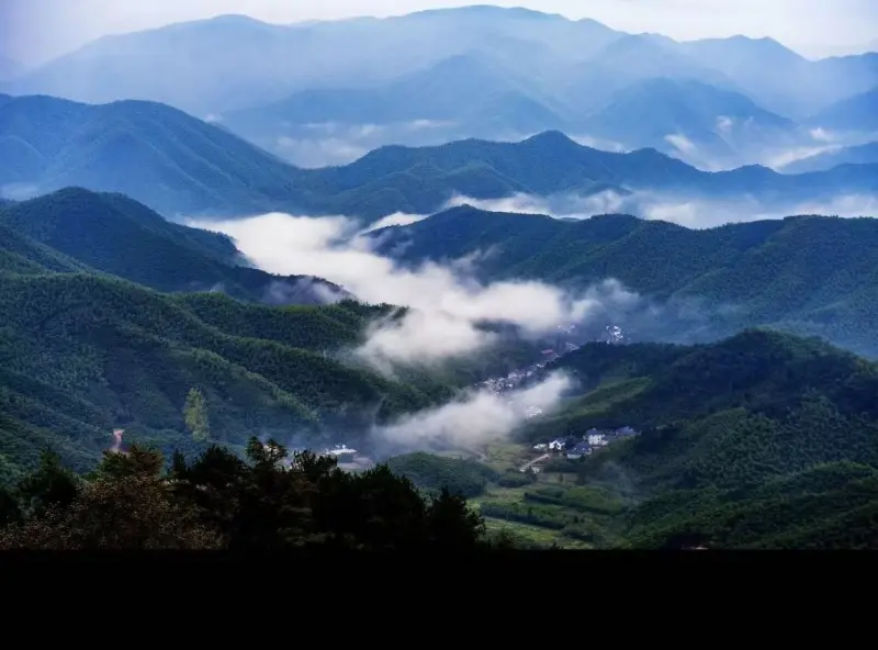 Старая каменная вилла в Моганьшане