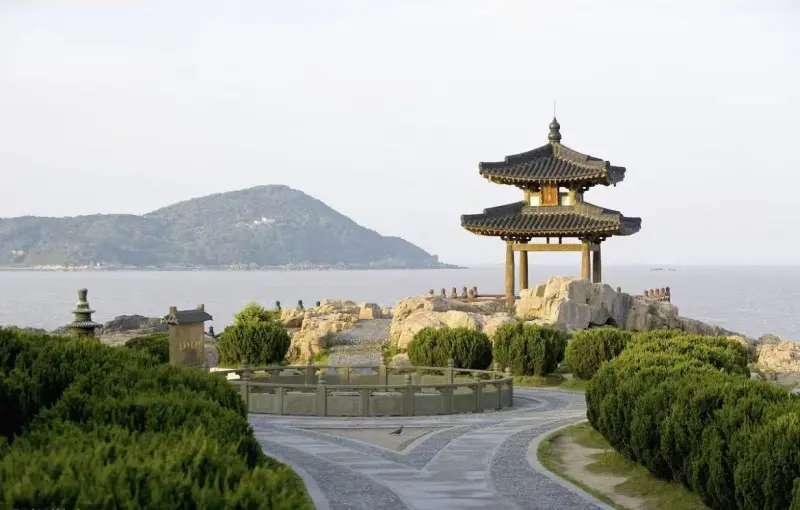 Храм Пуцзи-Чаньсы (普济禅寺)