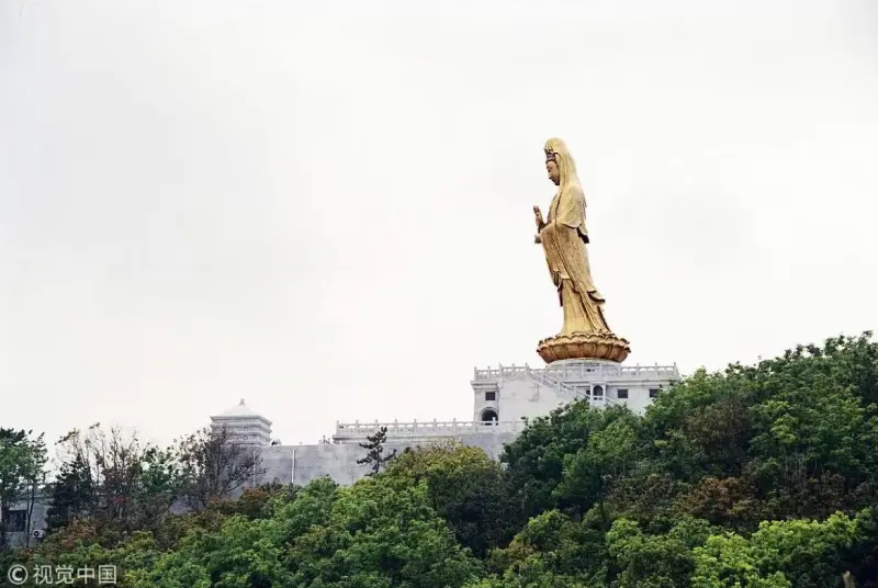 Южная статуя Гуаньинь на Путошань