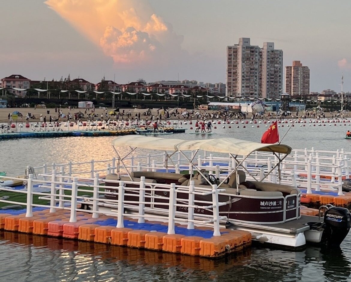 Набережная с видом на море