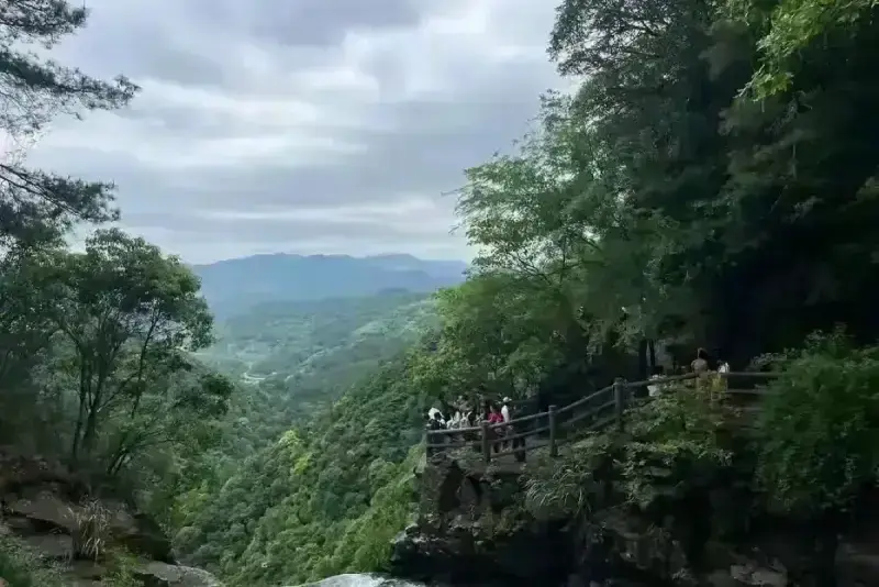 Святилище Майтреи (弥勒圣坛) панорама