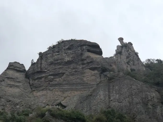 Водопад Далунцю – высота 197 метров